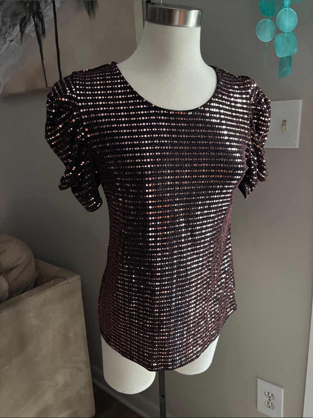 Short-Sleeve Sequin Tee in Rose Metallic
